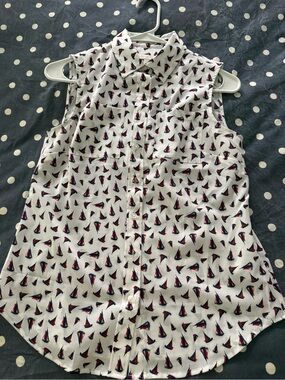 EUC Talbots factory sleeveless top size Petite
